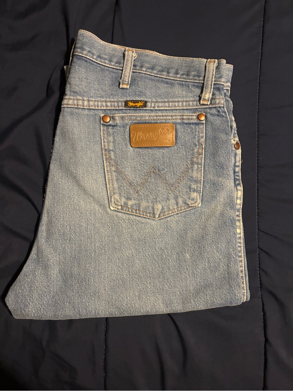 Wrangler Classic Light Wash Cowboy Cut Jeans